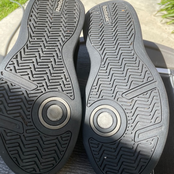 Black Reebok - Picture 4 of 5